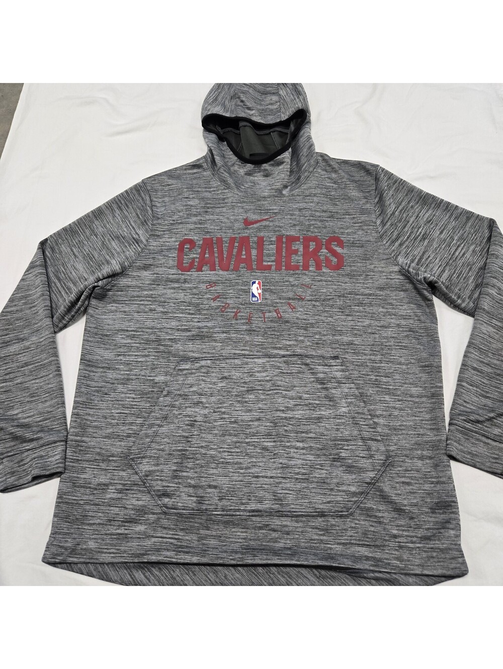 EUC Men's XL Nike Cleveland Cavaliers Spotlight Pullover Hoodie Center Swoosh